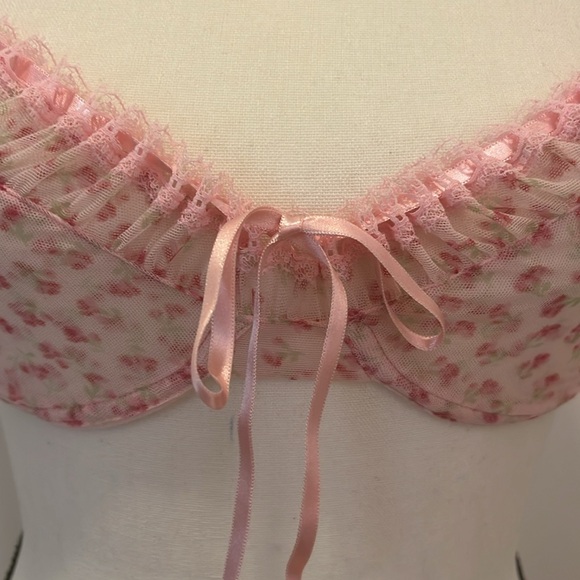 Pink bra - Picture 2 of 5